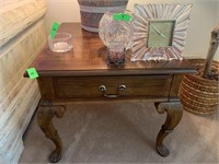 WOOD END TABLE W DRAWER