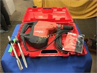 Hilti TE 70-AVR Hammer Drill w/ Case