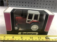 1/43 Belarus tractor