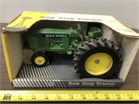 Scale models 1/16 scale row crop tractor