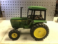 1/16 John Deere 2550 tractor