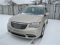 2013 CHRYSLER TOWN & COUNTRY 271280 KMS