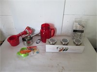 LOT NEW KITCHEN AND HOUSEHOLD ITEMS, ETC.