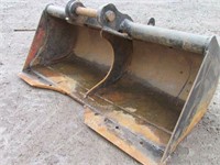 4' Excavator Bucket (broken)