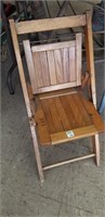 CHILDS FOLD UP CHAIR