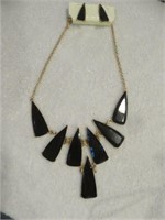 BLACK STONE NECKLACE AND EARRING SET 16"