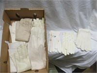 SELECTION OF VINTAGE WHITE LADIES GLOVES