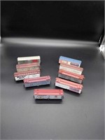 Lot of 9 assorted freight box cars HO Scale