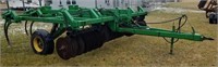 John Deere 712 Disk/Chisel