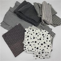 Lot w/ Monochromatic Fabric