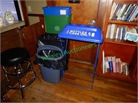 (5) Trash/Recycle Bins in Group
