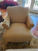 UPHOLSTERED ARM CHAIR