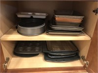 GROUP LOT BAKEWARE, MISC OVEN MITS, PANS
