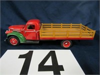 1941 CHEVROLET FLATBEAD TRUCK, RED AND GREEN – EXN