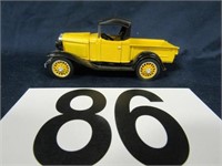 1932 OPEN CAB PICKUP TRUCK YELLOW, 1:32 SCALE, CHE