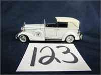 1933 Cadillac Town Car White