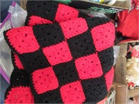 crocheted checker blanket w/ checker pieces