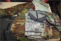 HUGE QTY MILITARY CLOTHES ! -H-3