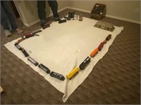 Lionel Lines Train w/17 cars controller tracks