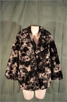 Ladies Chaus Core Essentials faux fur jacket