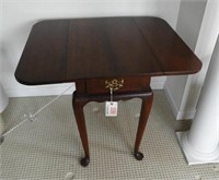 Cherry Queen Anne style drop leaf single drawer