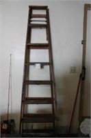 8 ft wood ladder