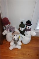 4pc Knitted Snowmen and Dog
