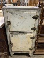 Antique White Steel Ice Box