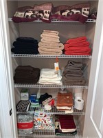 CONTENETS OF CLOSET GREAT TEXTILES