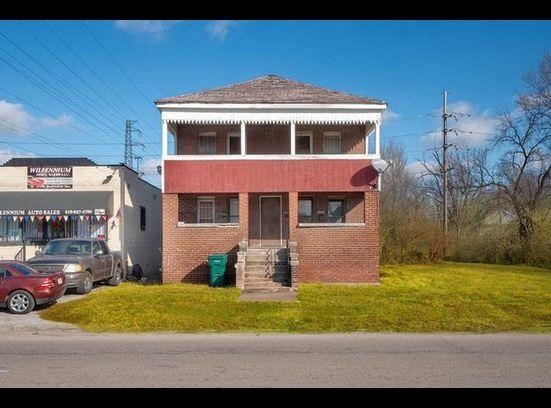 12 Bedroom 6 Bathroom Commercial Rental Investment Property