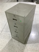 4 drawer Metal cabinet