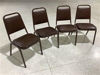 4 Stackable chairs