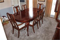 7pc Queen Anne style Dining Table and chairs