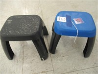 2 plastic stools