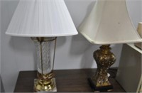 2 MISMATCHED TABLE LAMPS AND 4 ADDITIONAL LAMP