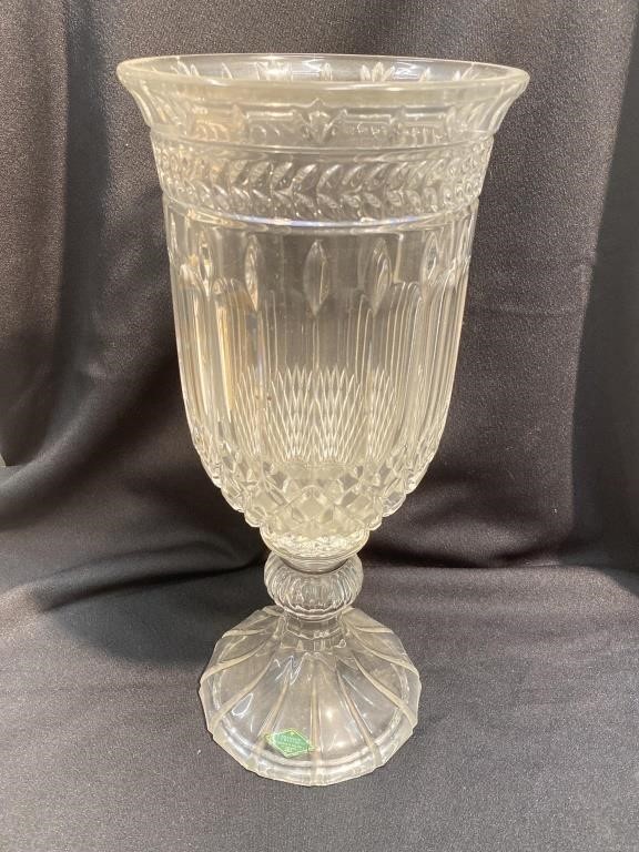 Shannon crystal vase made in Slovakia 14 inches | McMillan Bros Auction