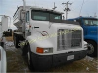 1995 IHC 20,000# Dry fertilizer tender truck,