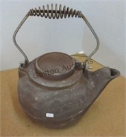 vintage cast iron kettle w/lid