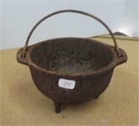 cast iron very small pot