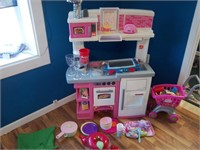 childs kitchen  and accessories