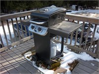 Charbroil grill w/tank and gas
