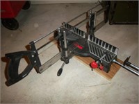 hand miter saw and guide
