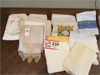 Table Runners, Table Cloth/Napkins, Etc