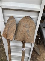 3 shovels , 2 handled