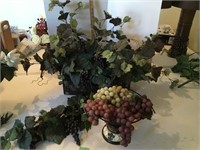 grapevine decor, grapes in vase