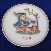 HUMMEL #272 1979 PLATE SINGING LESSONS