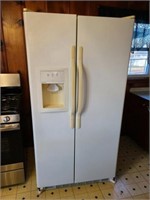 HOTPOINT SIDE BY SIDE REFRIGERATOR WITH