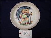1st EDITION GOEBEL HUMMEL PLATE "STORMY WEATHER"