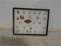 Arrowheads and more in display,29pcs
