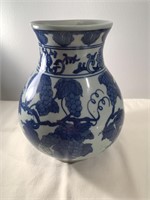 6" Oriental Vase